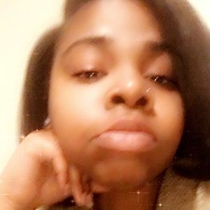 Meet your Posher, Monicia